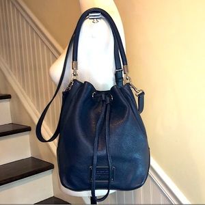MARC JACOBS Navy Tumbled Leather Drawstring Bucket Bag Crossbody Shoulder Strap
